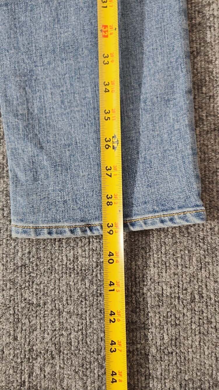 Old Navy Boyfriend Mid-Rise Light Wash Denim Jeans Size 14 Regular - Picture 5 of 12